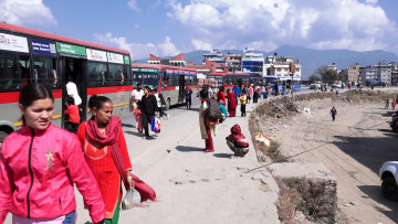 दसैँ मनाउन गाउँ गएका फर्किन थालेसँगै बढ्यो काठमाडौंमा चहलपहल